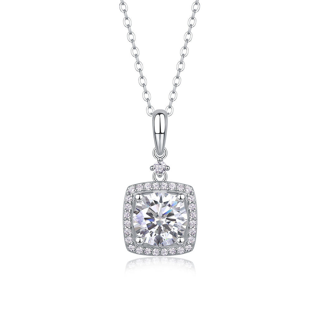 Innocent Mary – Diamond Glow Necklace